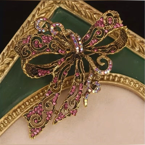 Bow Retro Rhinestone Encrusted Brooch Modern New Gorgeous - Picture 1 of 6